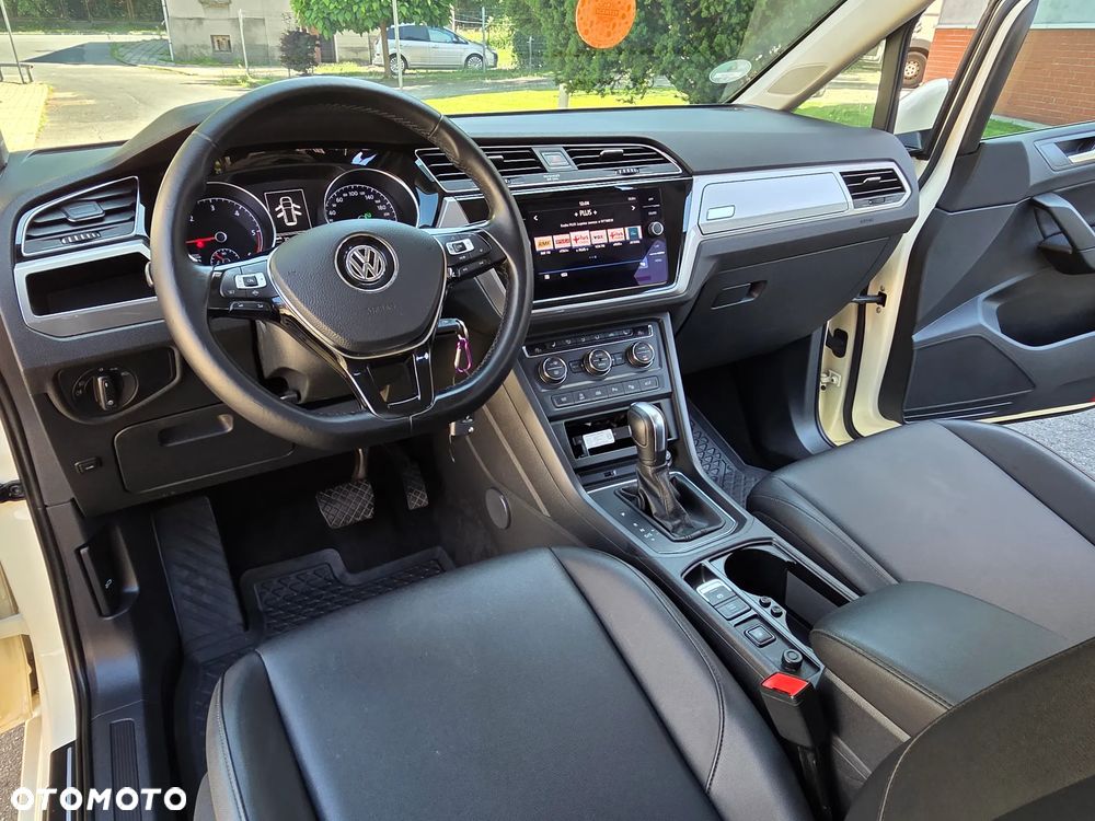 Volkswagen Touran 2.0 TDI SCR DSG Trendline - 26