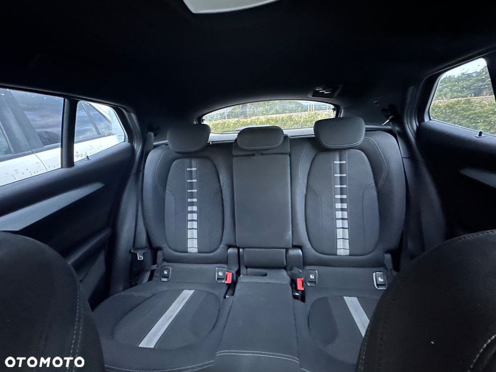 BMW X2 sDrive18i - 17