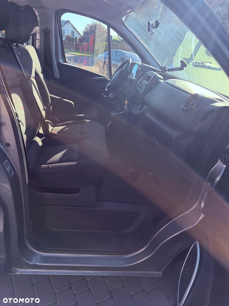 Opel Vivaro - 10
