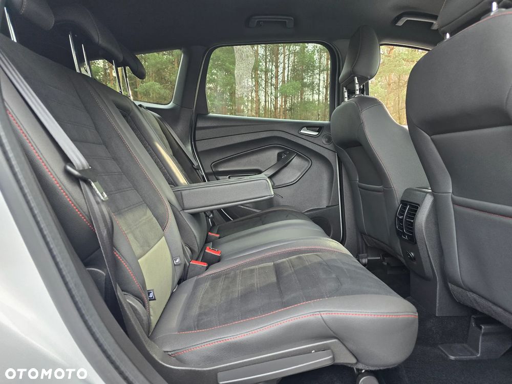 Ford Kuga 2.0 TDCi 4x4 ST-Line - 26