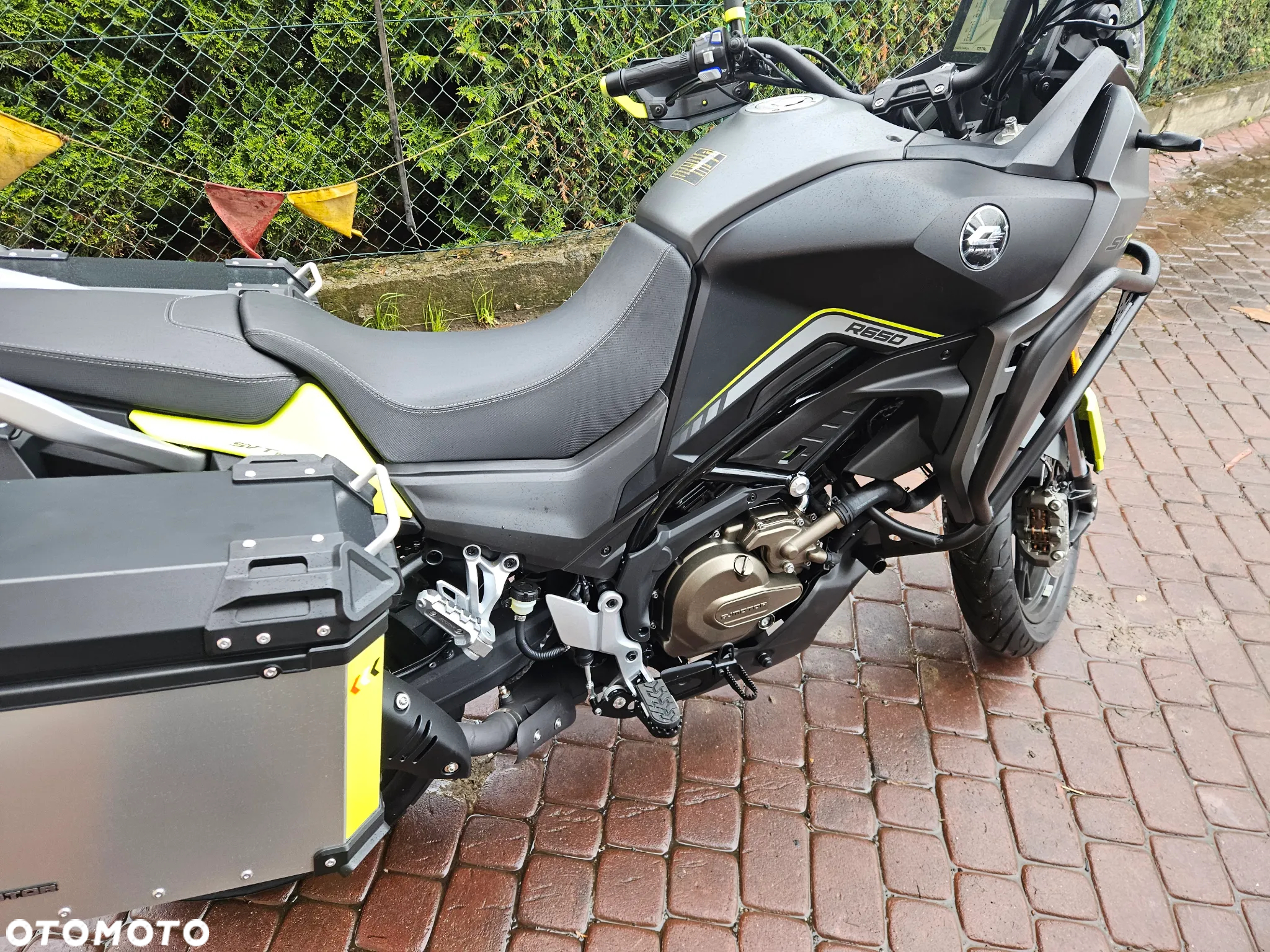 QJMOTOR SVT 650 - 25