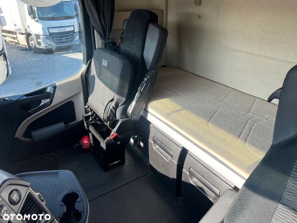 Mercedes-Benz Actros - 15