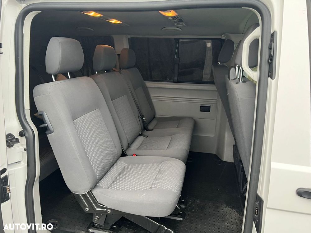 Volkswagen Caravelle - 10