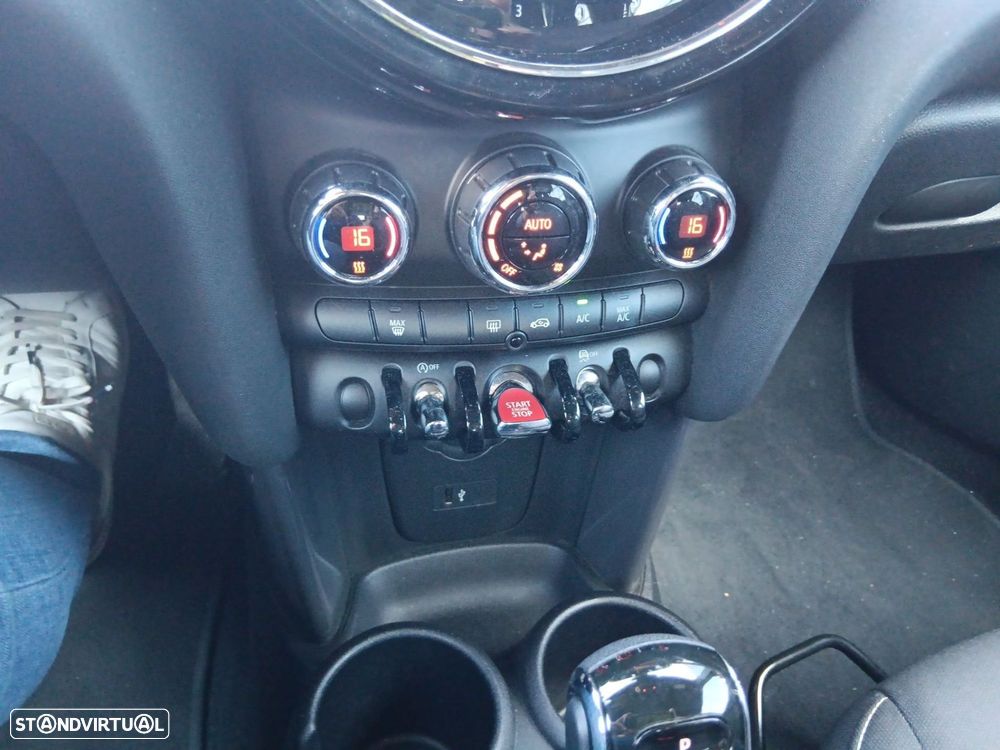MINI 5 Portas Cooper Auto - 18