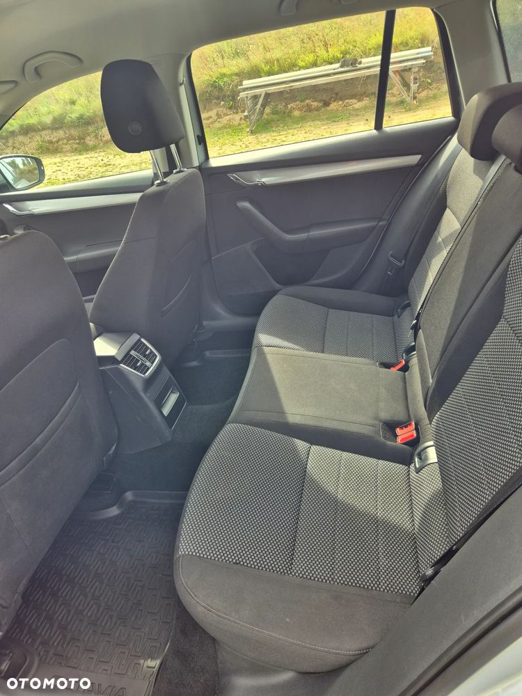 Skoda Octavia 1.4 TSI Ambition - 11