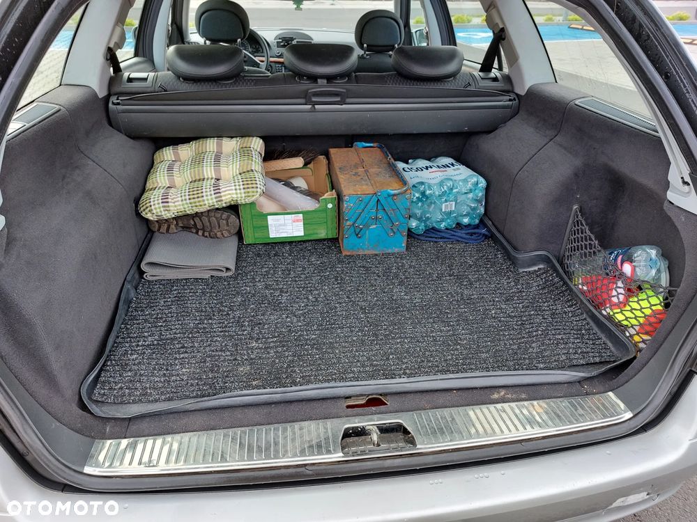 Mercedes-Benz Klasa E 320 CDI T Classic - 8