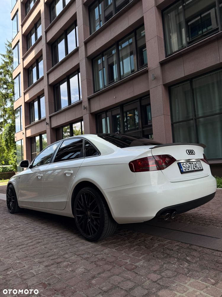 Audi A4 Limousine - 4