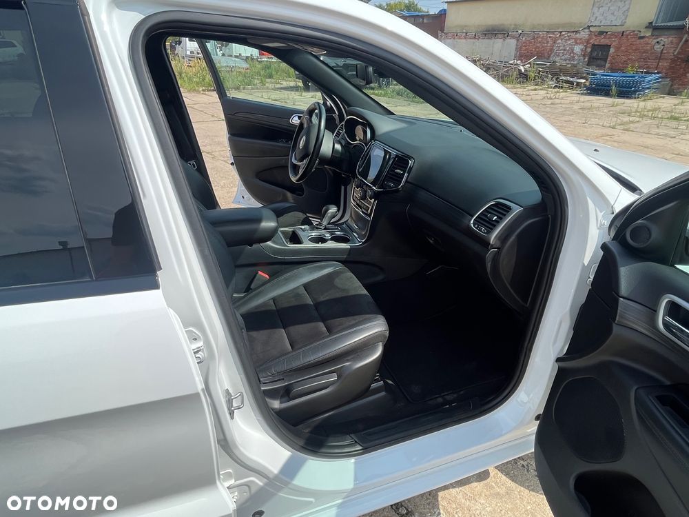 Jeep Grand Cherokee - 17
