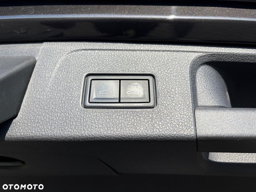 Volkswagen Passat Variant 2.0 TDI SCR 4Motion DSG Alltrack - 20