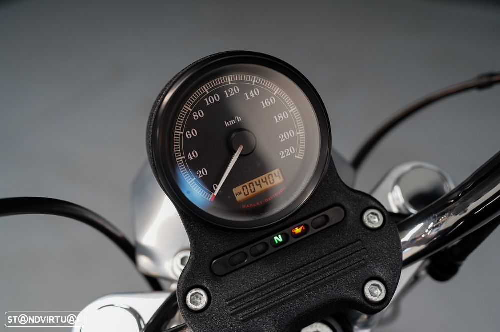 Harley-Davidson 883 SuperLow - 7