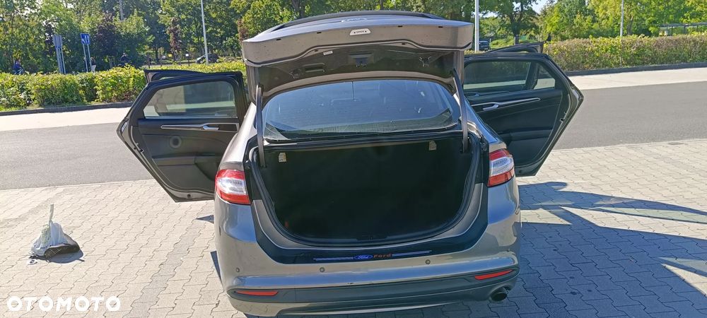 Ford Fusion - 17