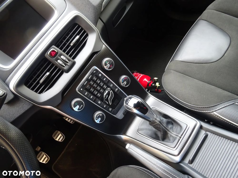 Volvo V40 D2 RDesign - 12