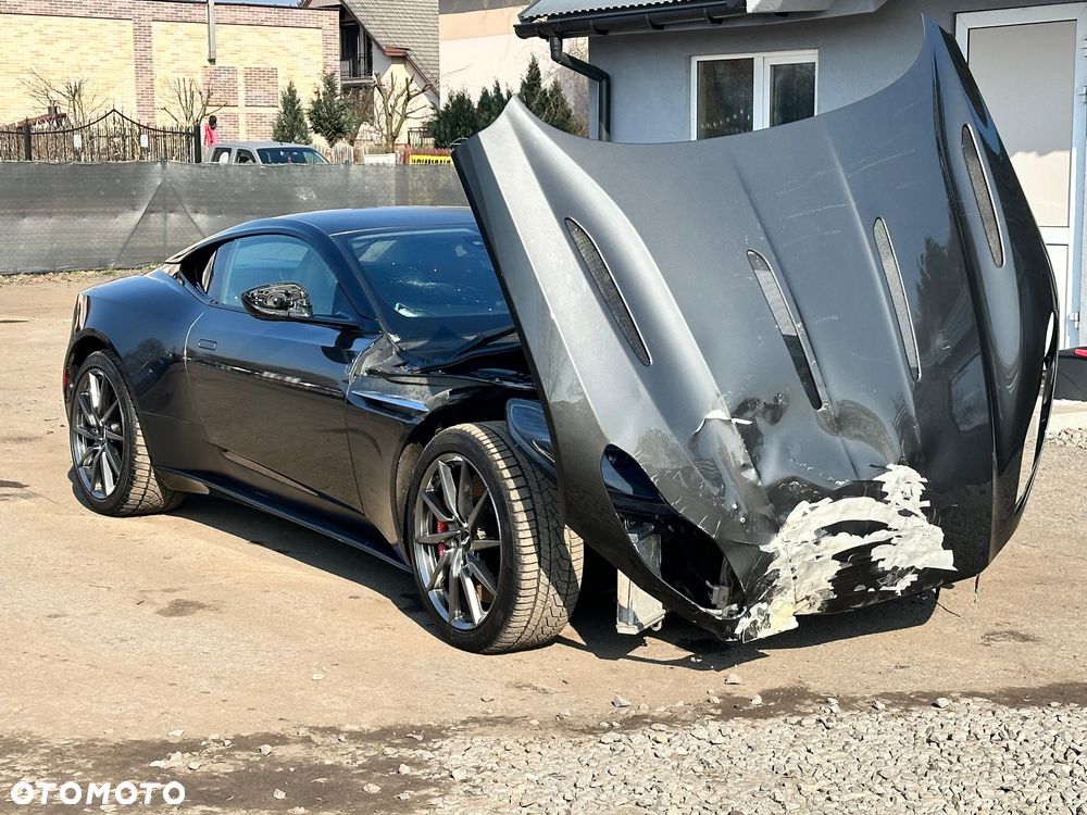 Aston Martin DB11 - 8
