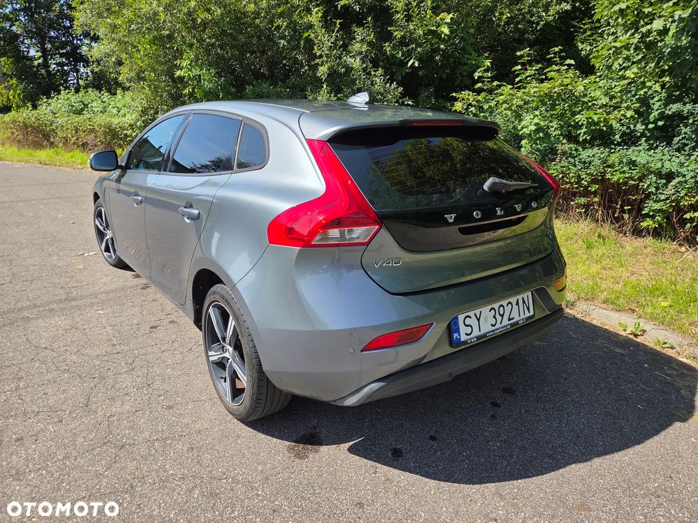 Volvo V40 D2 Momentum - 21
