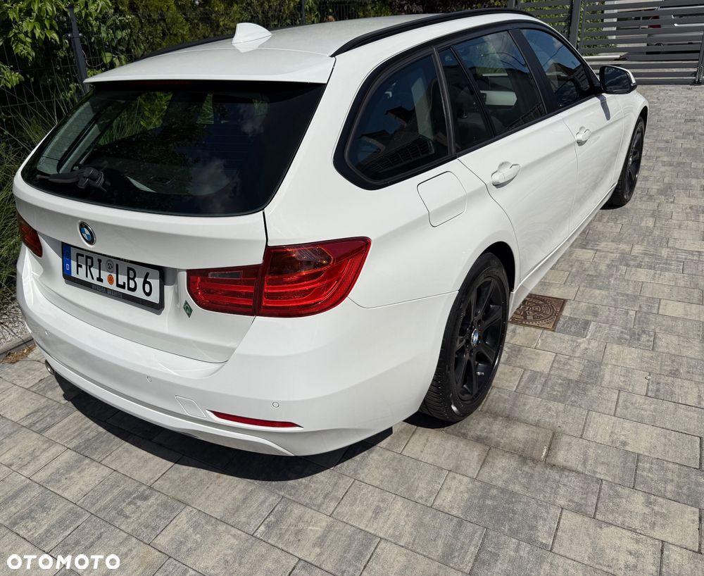 BMW Seria 3 320d Sport Line - 9