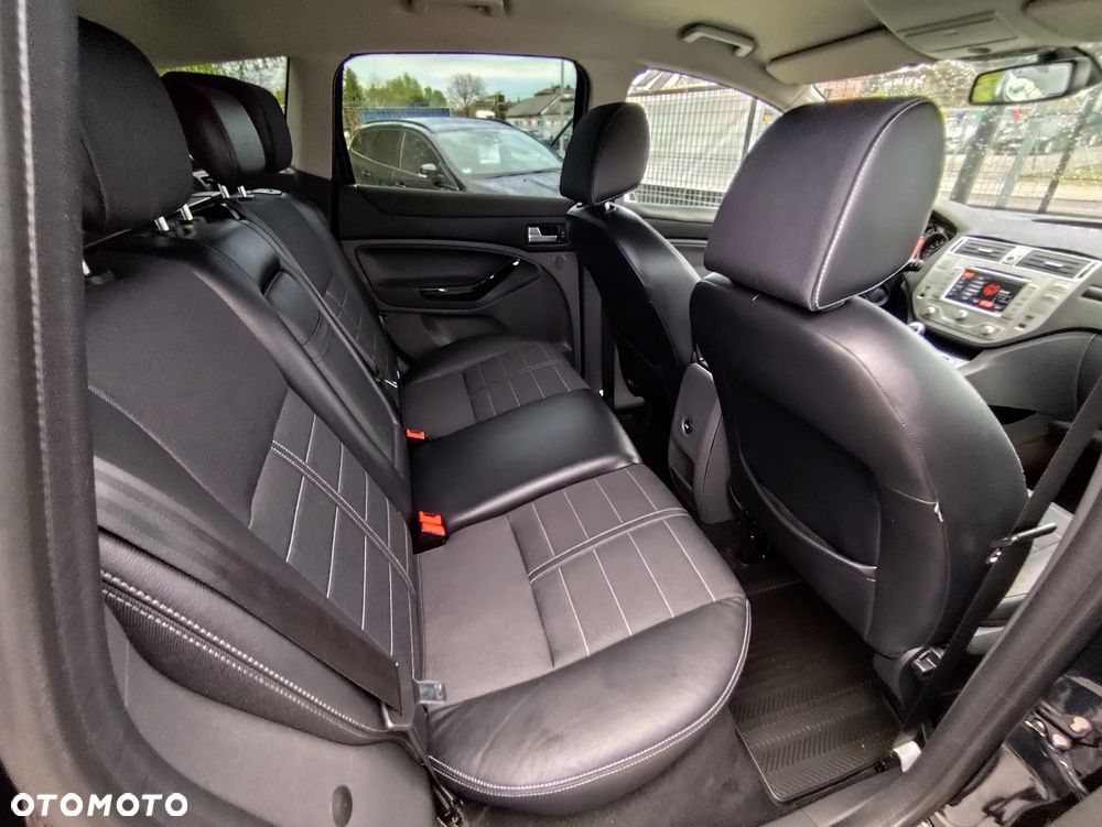 Ford Kuga 2.0 TDCi 4x4 Titanium - 32