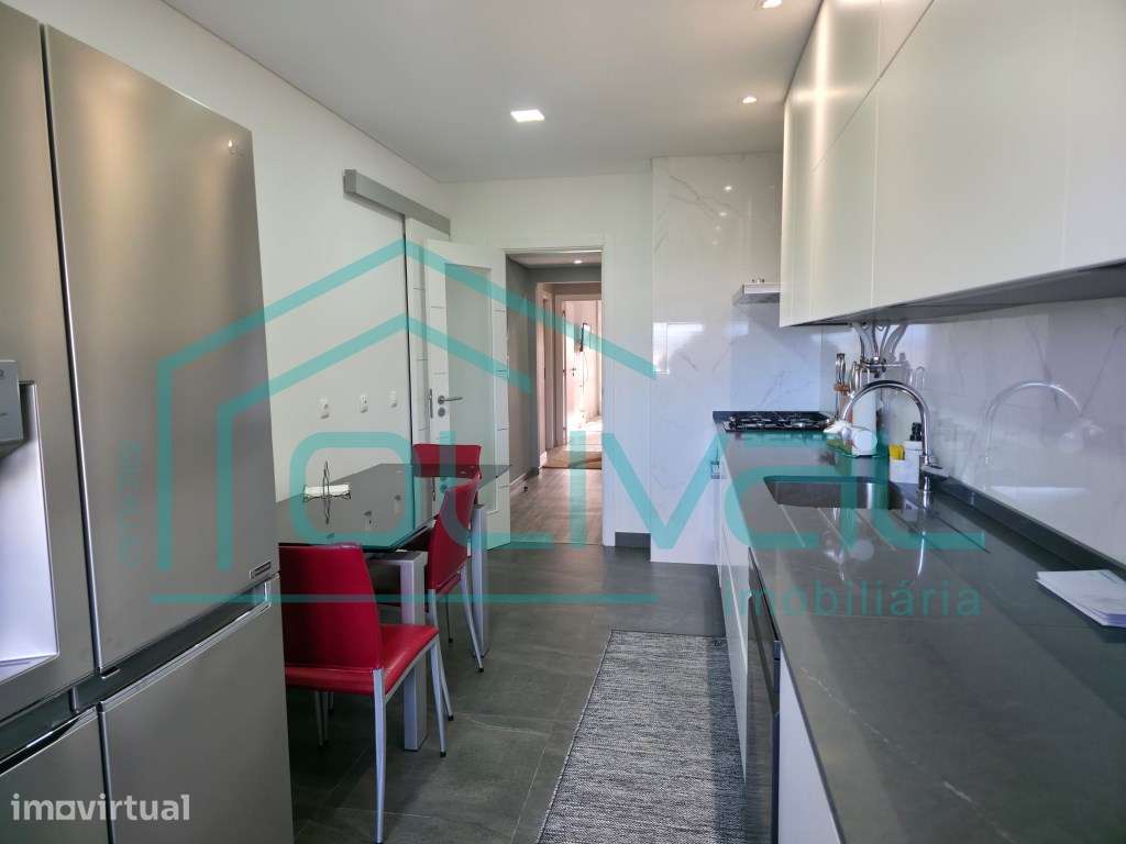 Belíssimo T3 totalmente renovado e mobilado em Póvoa Sta. Iria - Grande imagem: 5/34