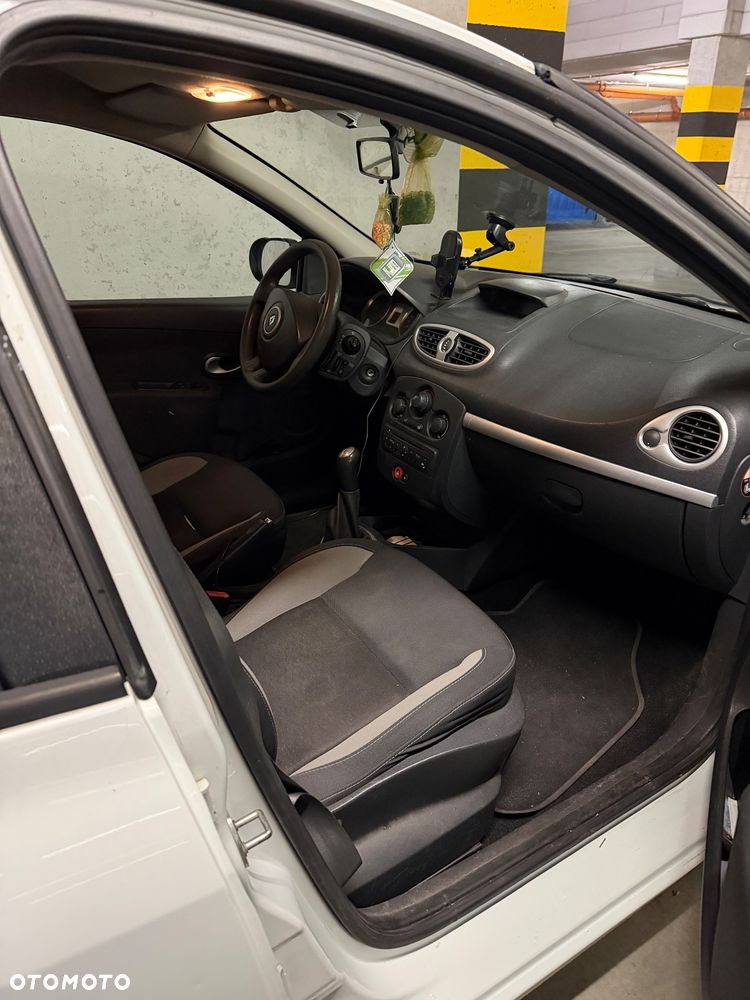 Renault Clio 1.5 dCi Alize - 6