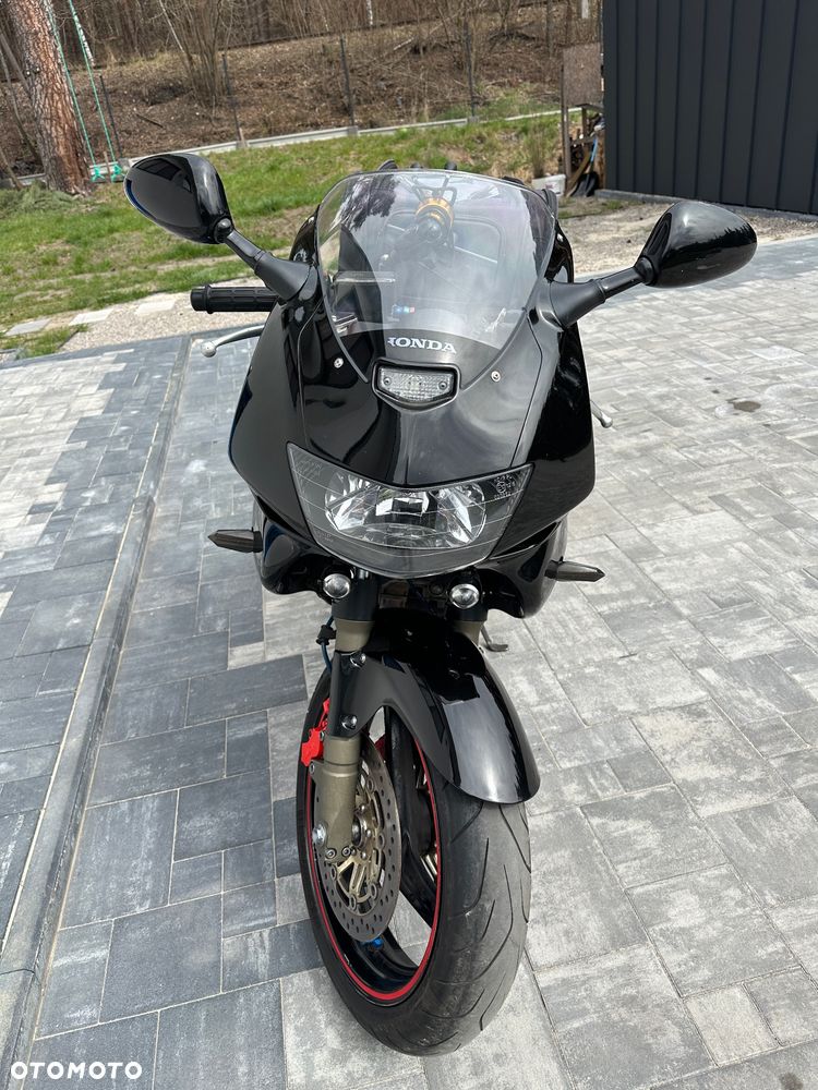 Honda VTR - 25
