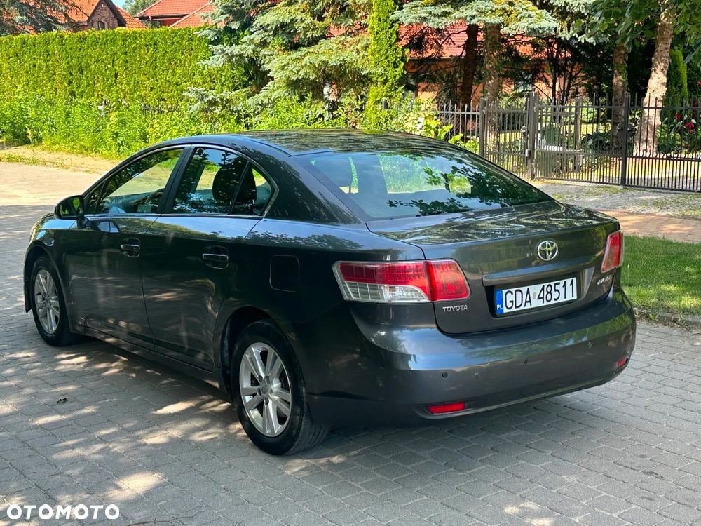 Toyota Avensis 1.8 Sol - 4