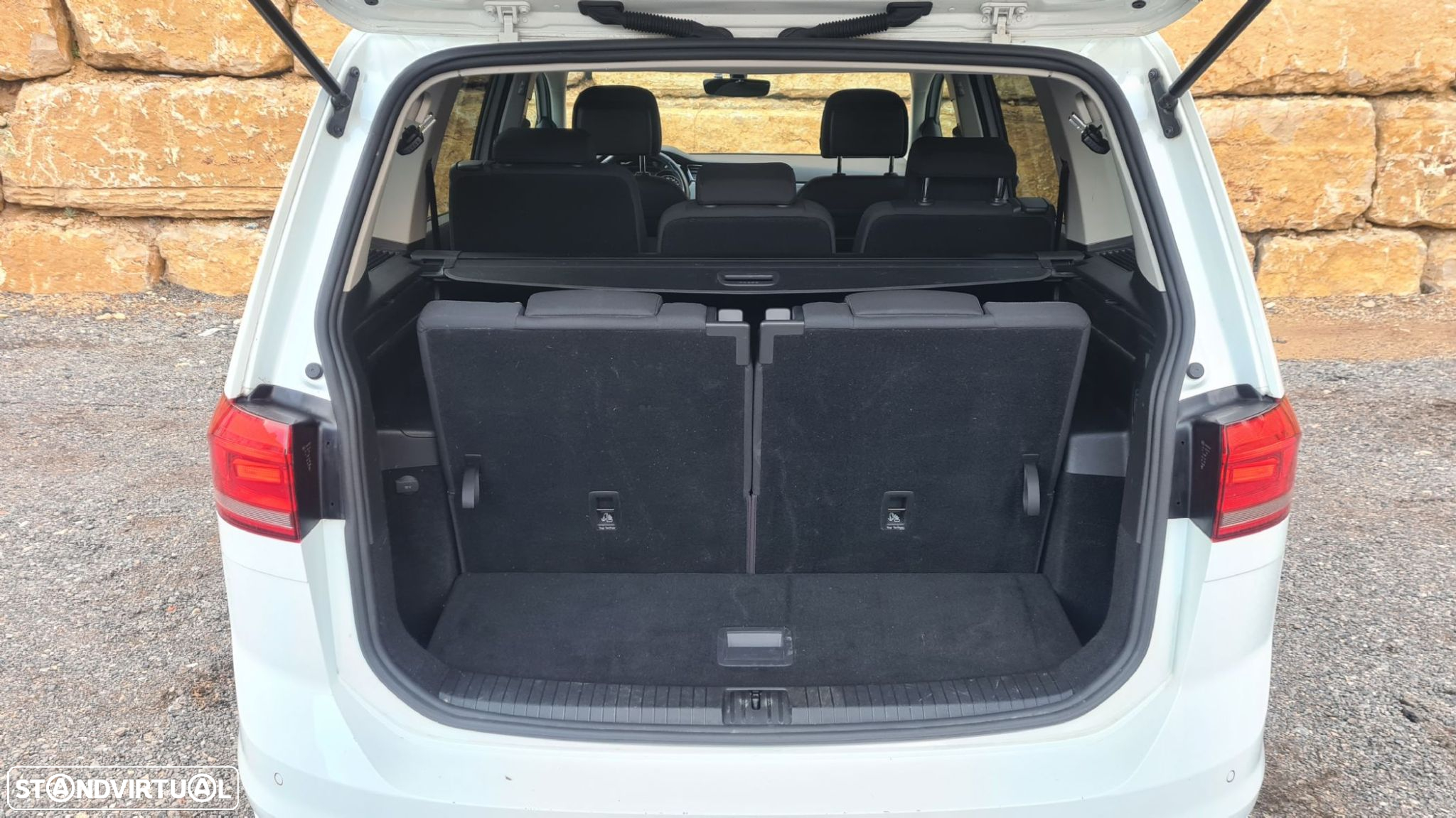 VW Touran 1.6 TDI Confortline DSG - 49