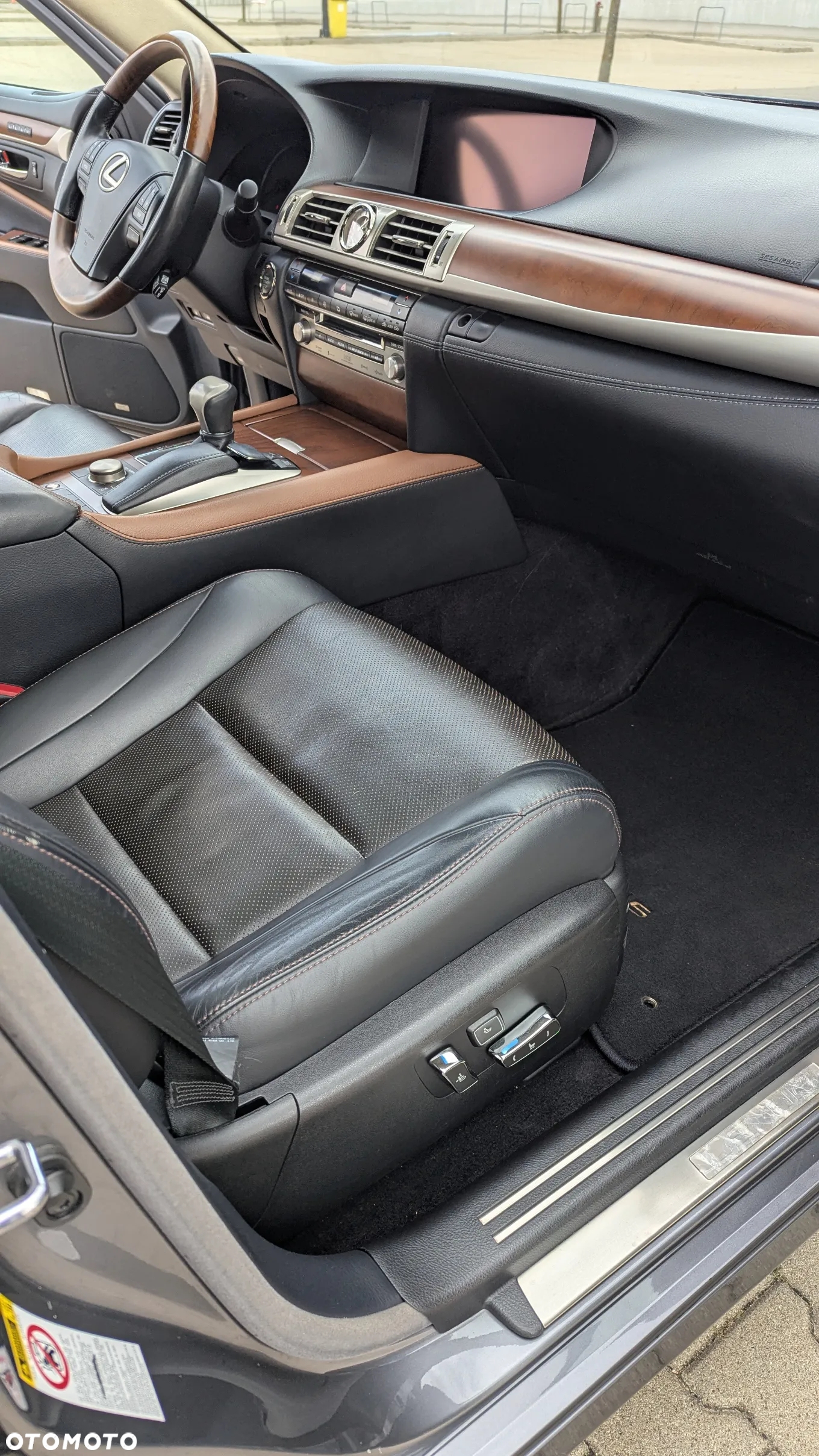 Lexus LS 460 Elite AWD - 16