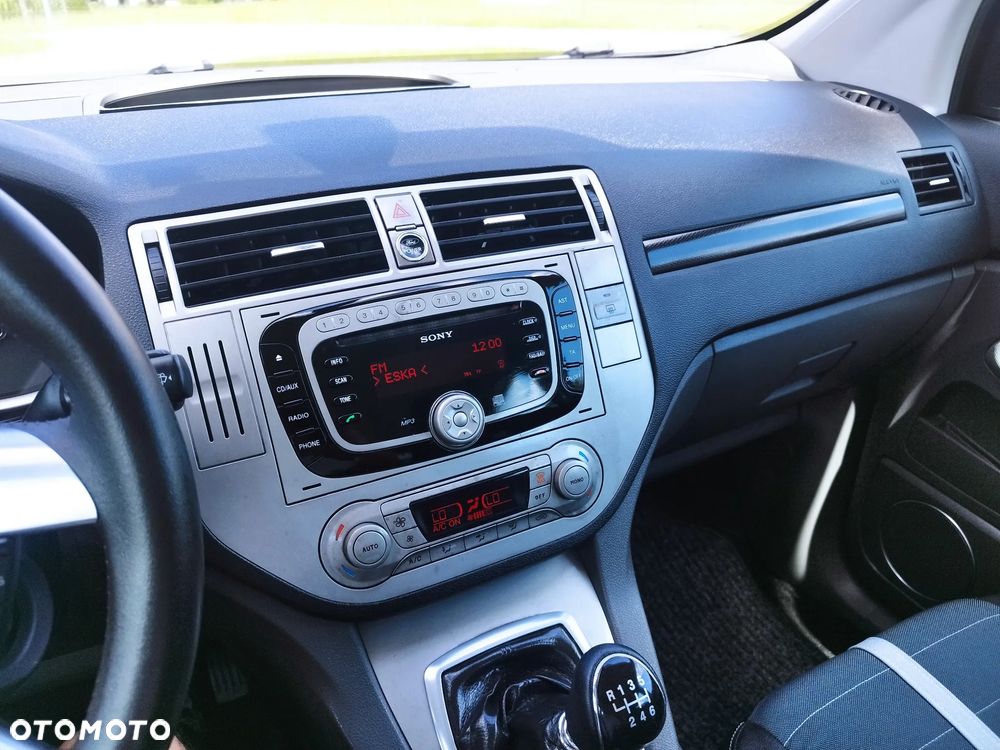 Ford Kuga 2.0 TDCi 4x4 Titanium - 30