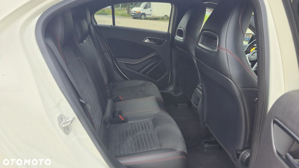 Mercedes-Benz Klasa A 180 BlueEfficiency Edition - 16