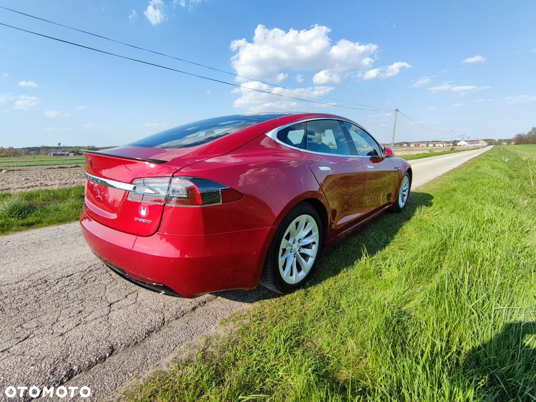 Tesla Model S Performance - 13