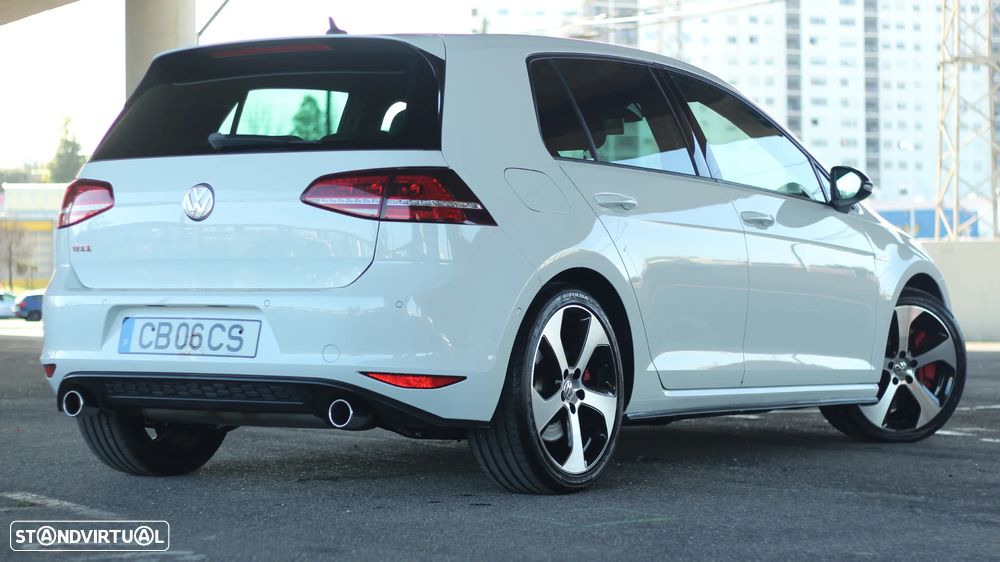 VW Golf GTI Performance BlueMotion DSG - 3