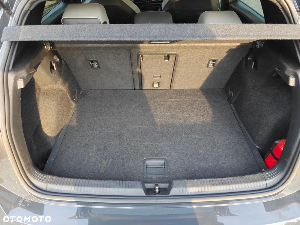 Volkswagen Golf - 21