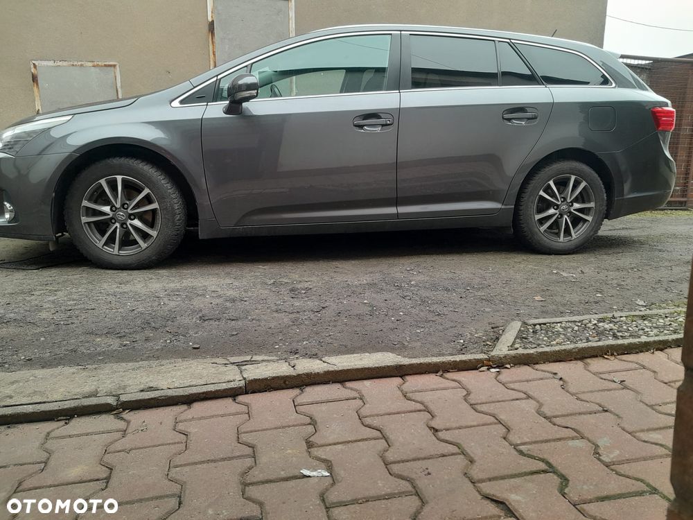 Toyota Avensis 1.8 Premium - 8