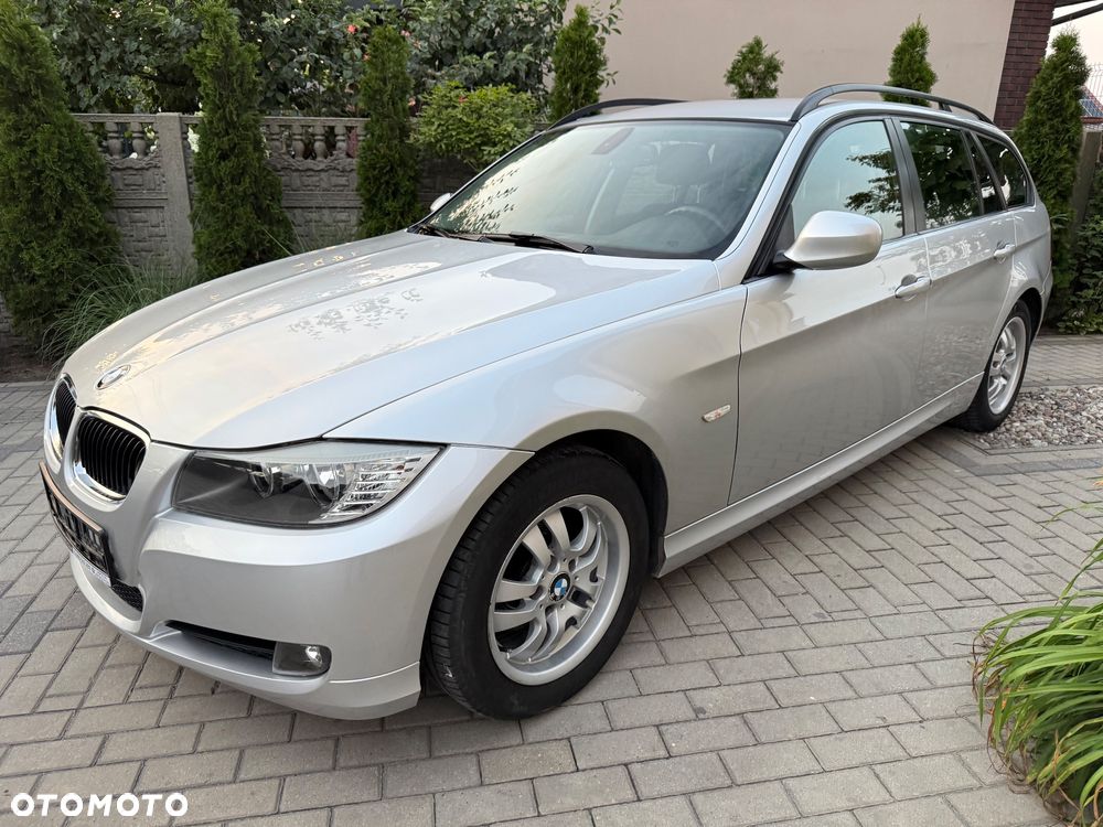 BMW Seria 3 318i Touring - 3