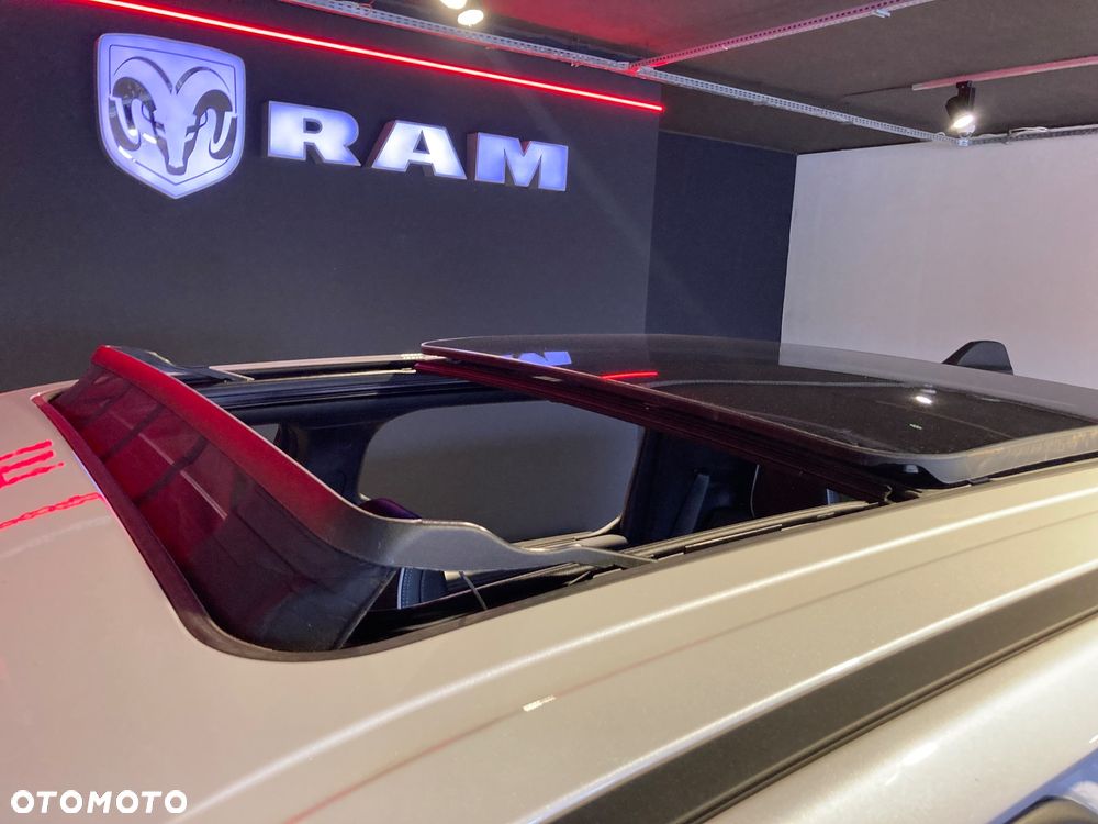 RAM 1500 - 12