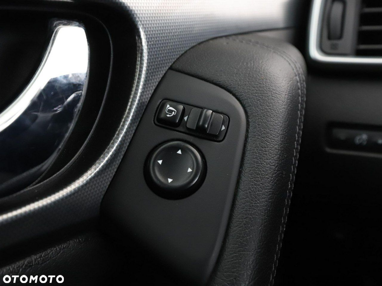 Nissan Qashqai 1.2 DIG-T N-Connecta - 32