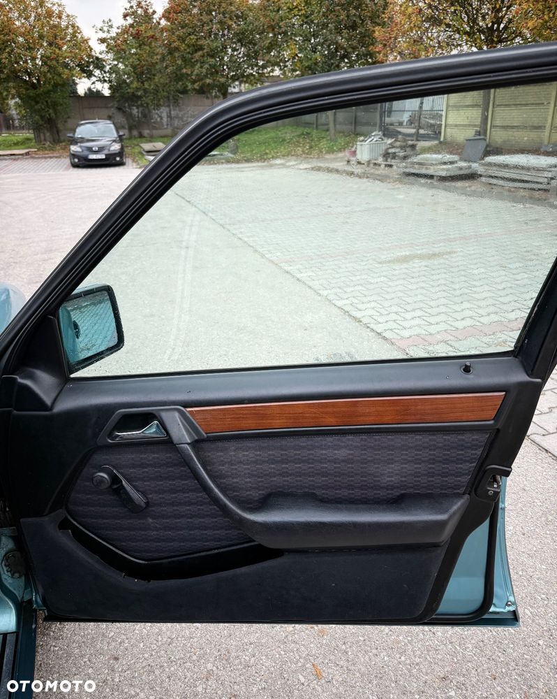 Mercedes-Benz W124 (1984-1993) - 16
