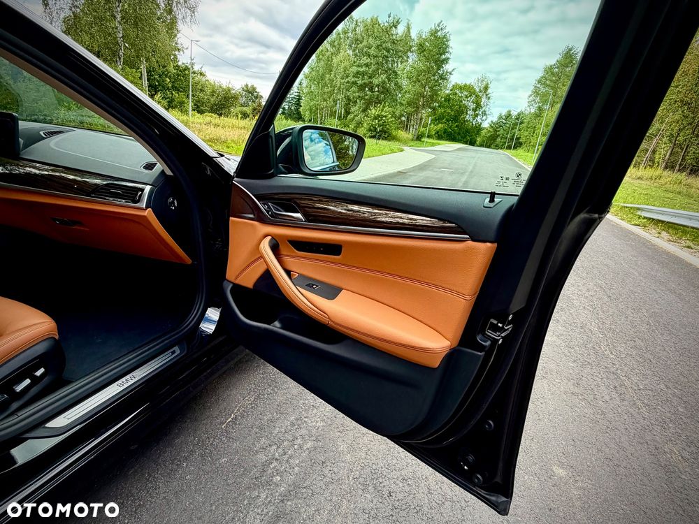 BMW Seria 5 530d xDrive - 26