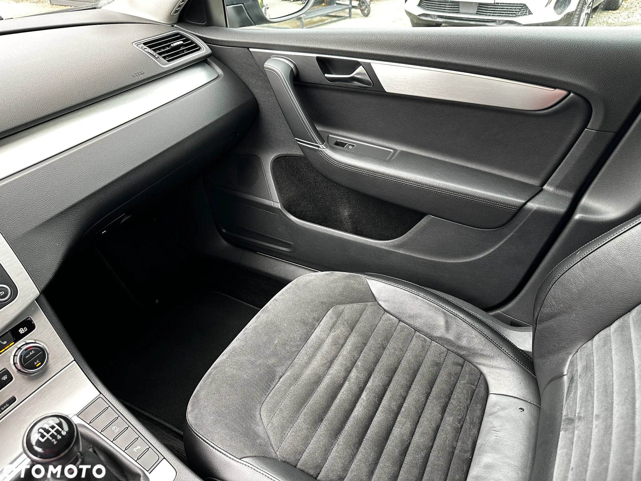 Volkswagen Passat - 17