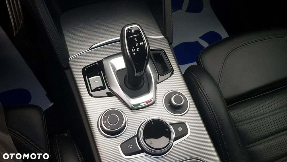 Alfa Romeo Stelvio - 25