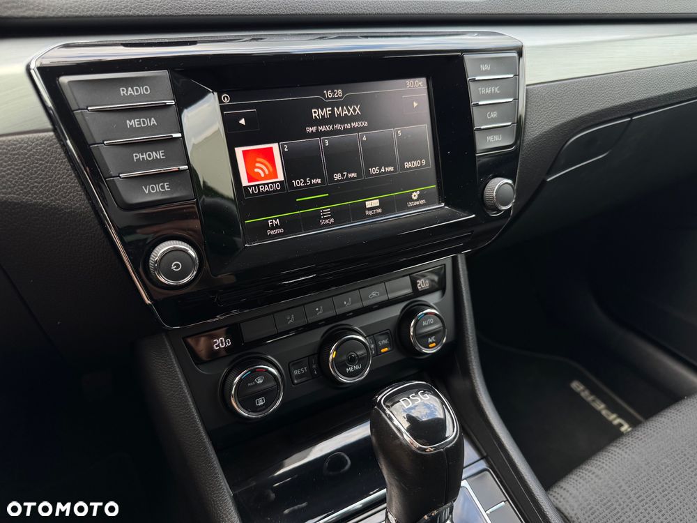 Skoda Superb 2.0 TDI DSG Sportline - 15
