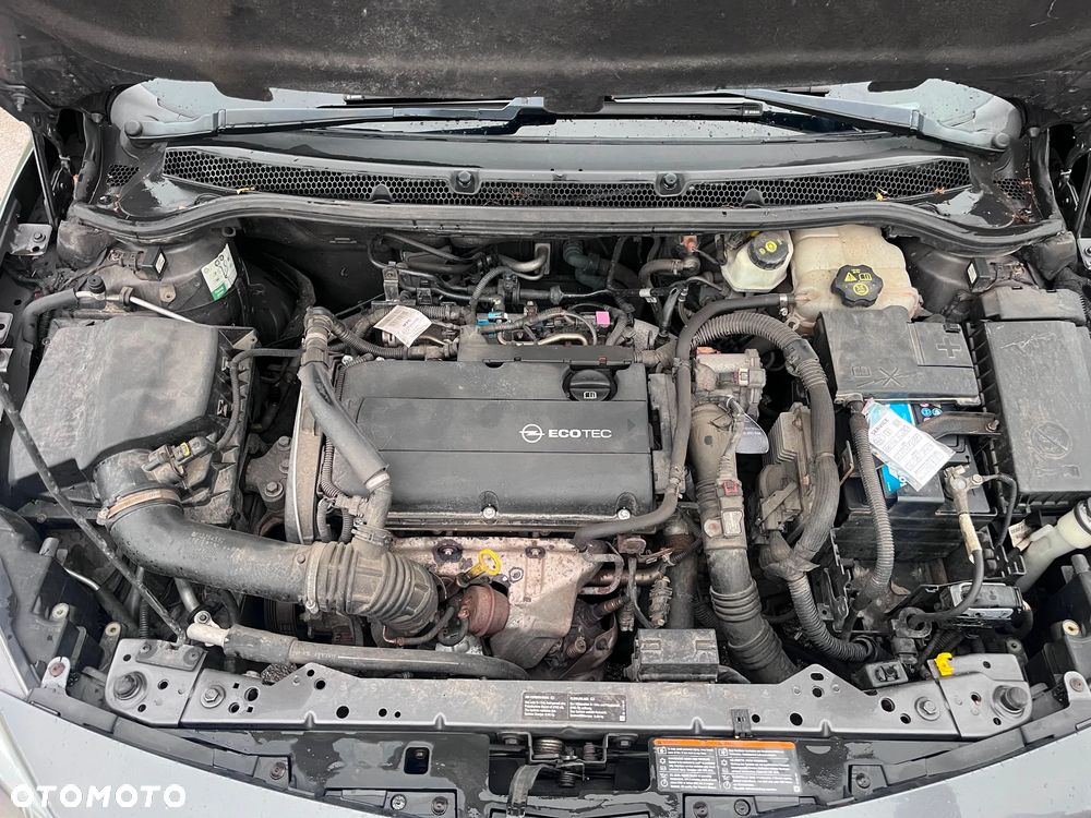 Opel Astra 1.6 Turbo Sport - 11