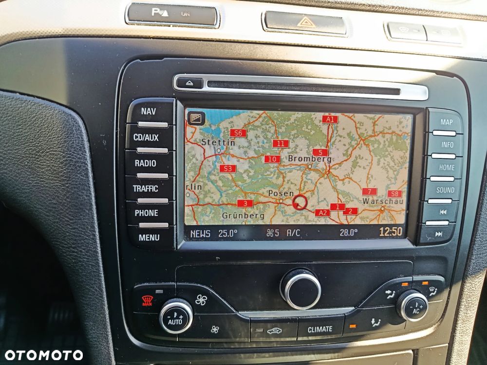 Ford S-Max 2.0 TDCi DPF Champions Edition - 33