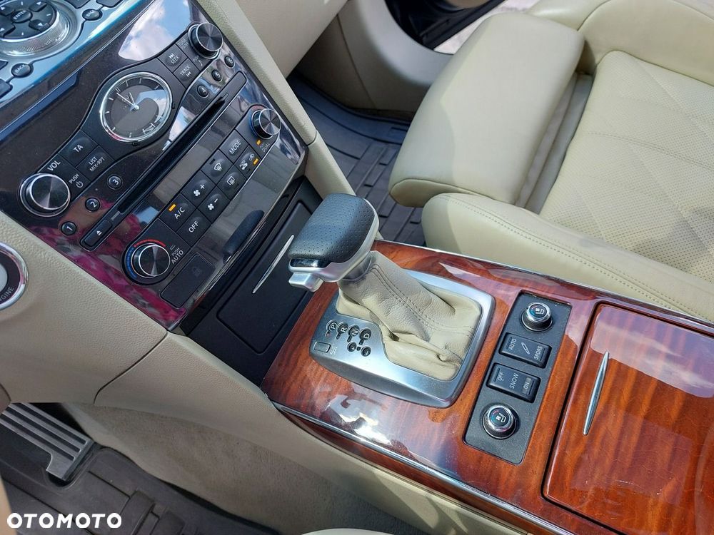 Infiniti FX - 27