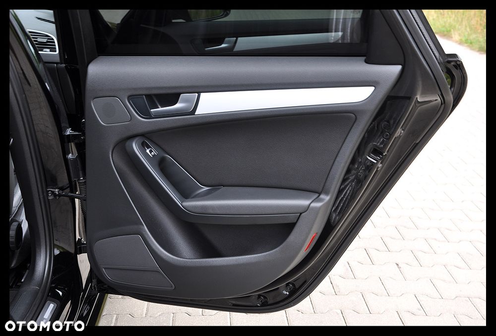 Audi A4 Avant 2.0 TDI DPF multitronic S line Sportpaket - 27