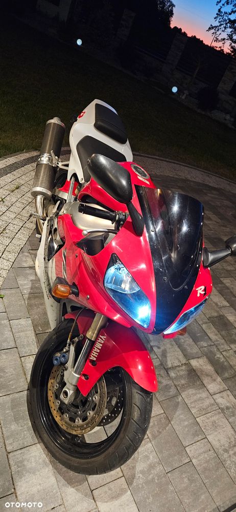 Yamaha R1 - 2