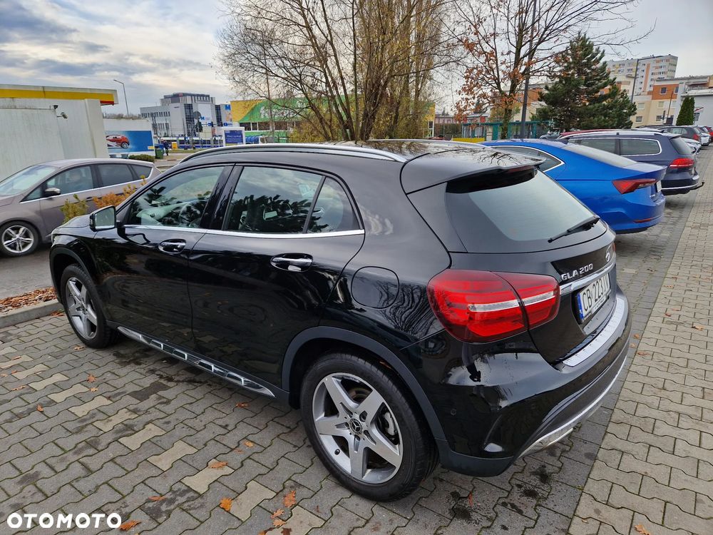 Mercedes-Benz GLA 200 7G-DCT AMG Line - 5