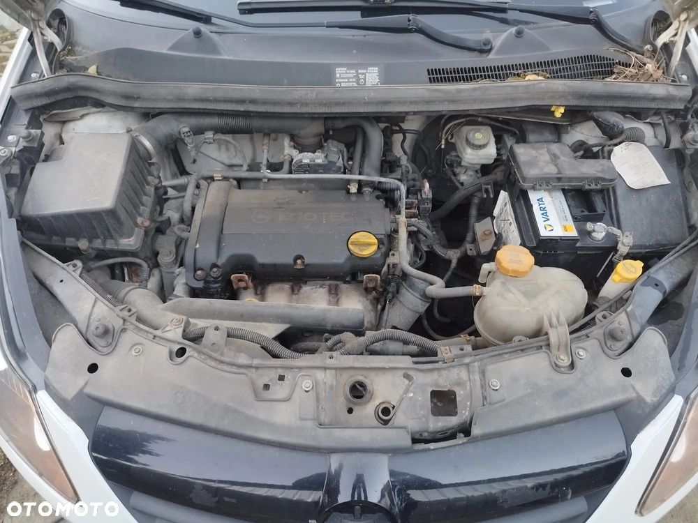 Opel Corsa 1.2 16V Cosmo - 13