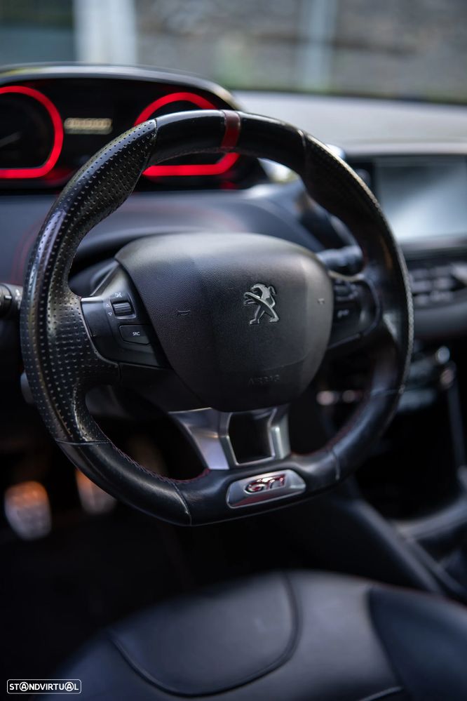 Peugeot 208 THP STOP & START GTi - 11