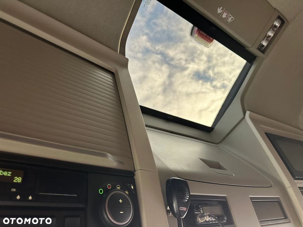 Volvo 2023 FH16 750KM 4x2 Globetrotter XL!!! - 12