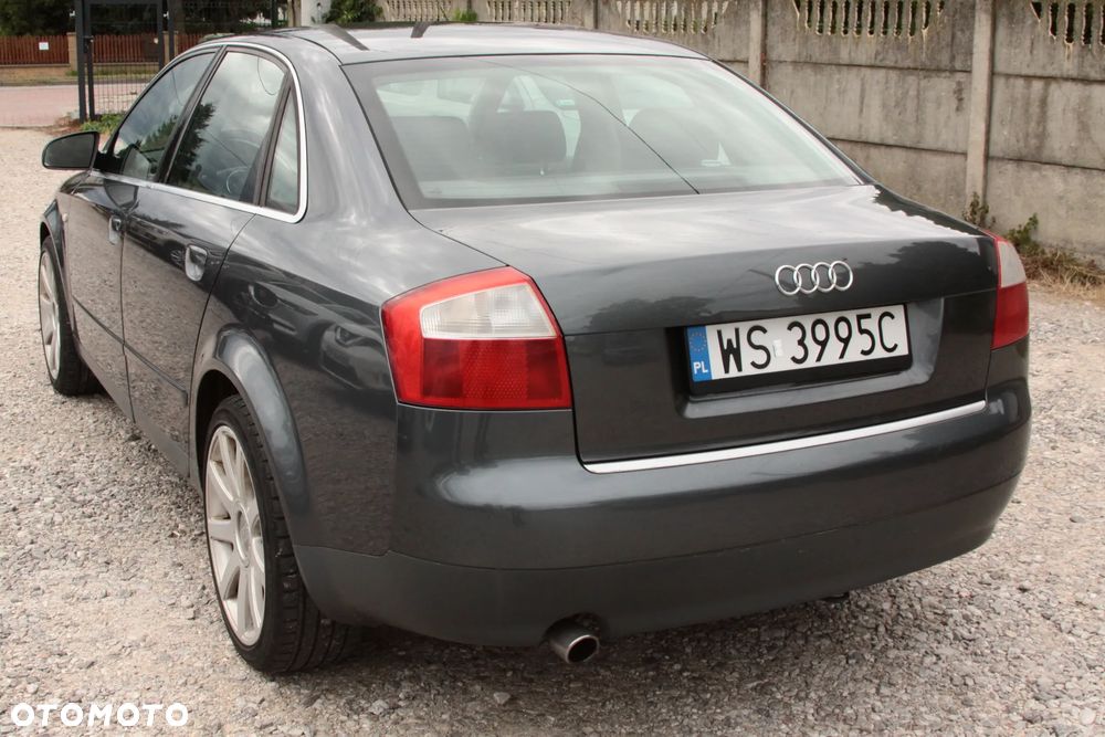 Audi A4 Limousine - 9